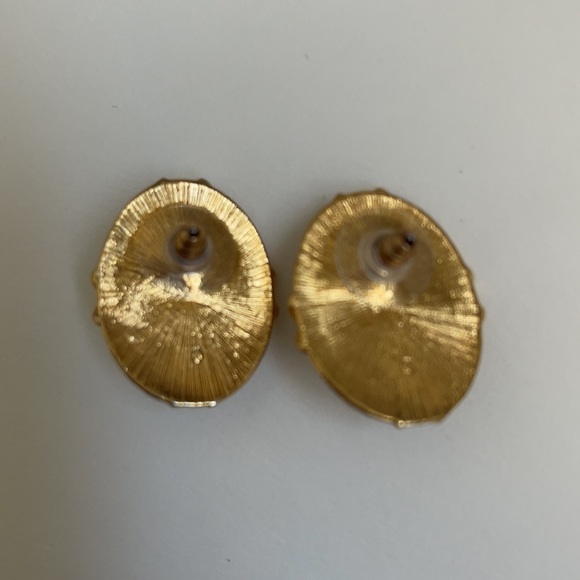 Vintage Pearl Gold Post Earrings - Picture 4 of 4